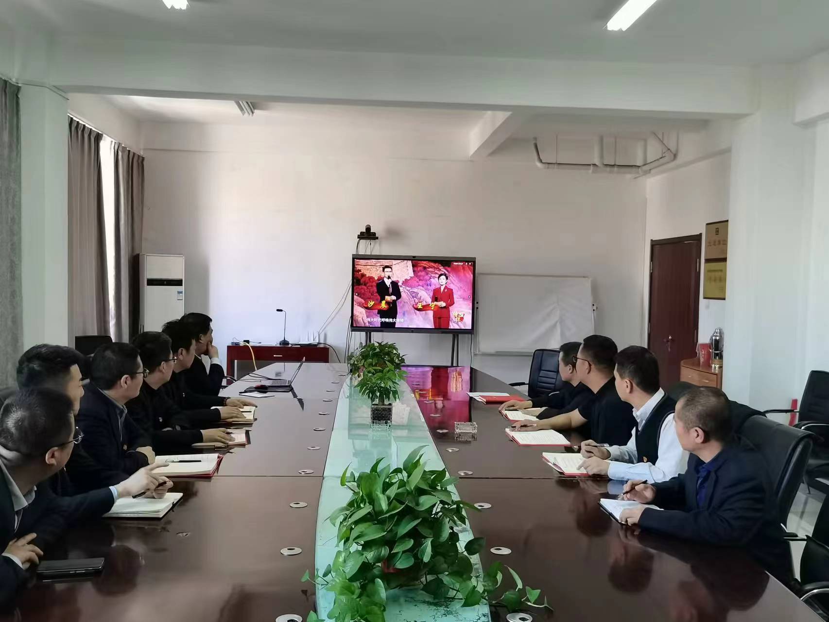 图1：组织党员干部旁观《楷模7》   尚波波提供.jpg